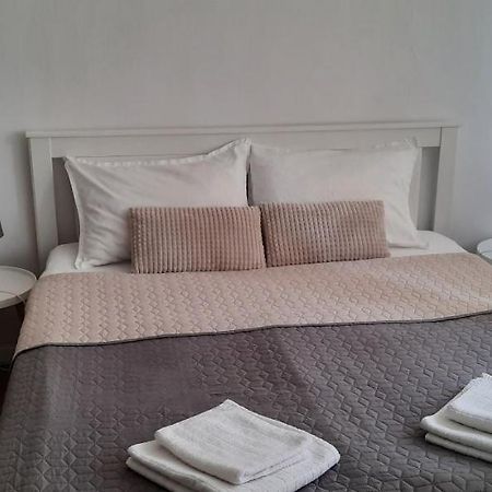 Lyra Apartment Sfântu-Gheorghe Esterno foto