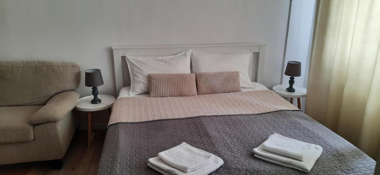 Lyra Apartment Sfântu-Gheorghe Esterno foto
