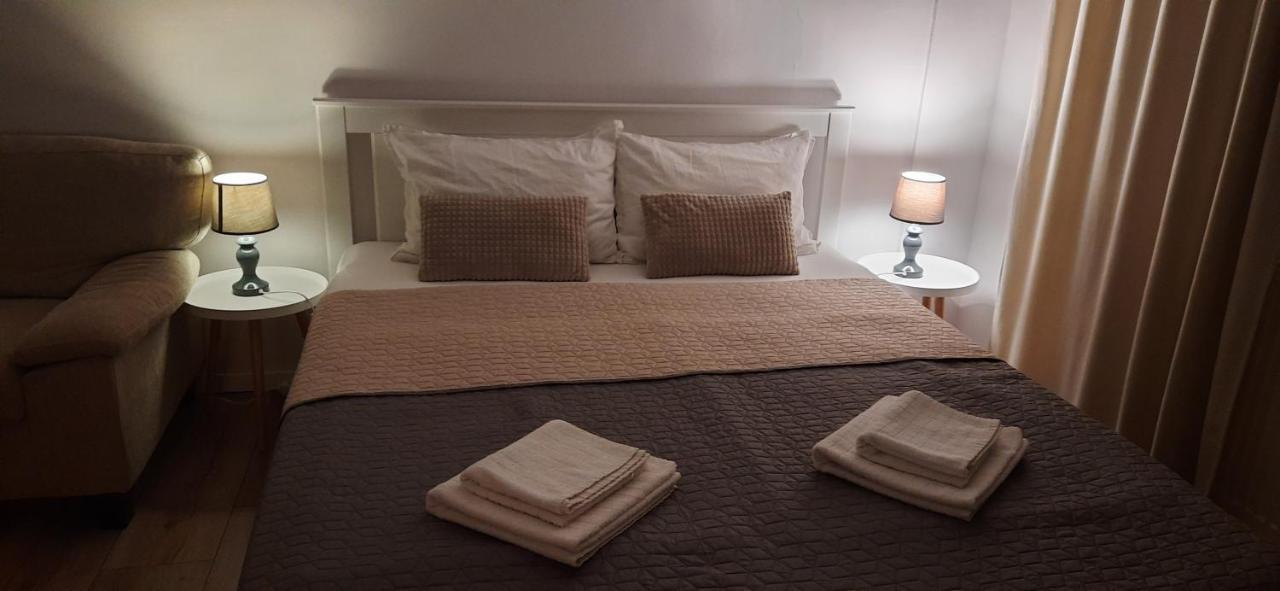 Lyra Apartment Sfântu-Gheorghe Esterno foto